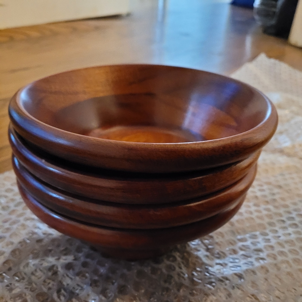 Vintage Julie Pomerantz salad bowls. Set of 4. Just like new!